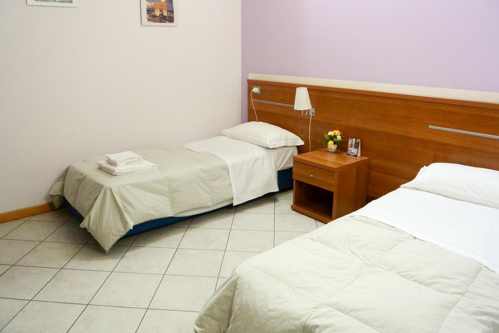 Albergo Meuble Abatjour Мантова Екстериор снимка