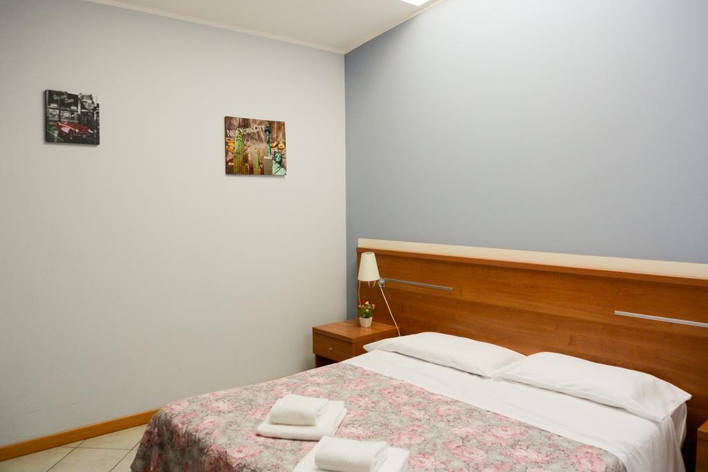 Albergo Meuble Abatjour Мантова Екстериор снимка