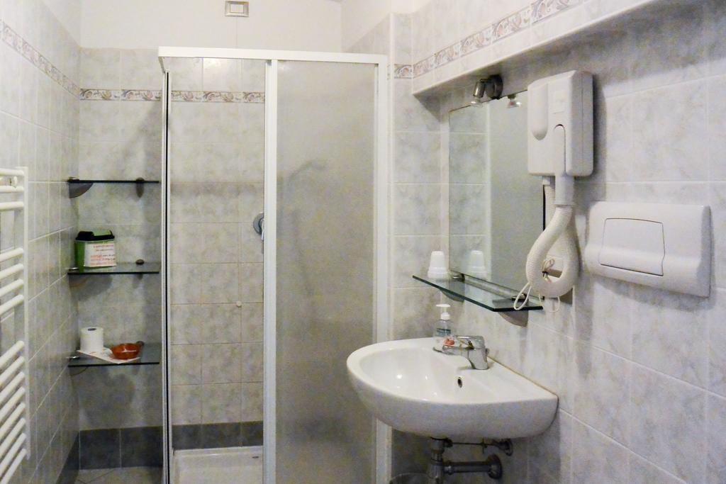 Albergo Meuble Abatjour Мантова Екстериор снимка